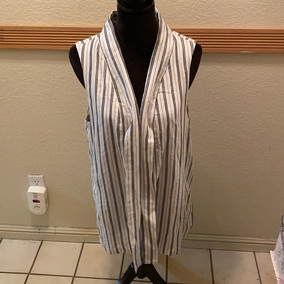 Cupcakes and Cashmere open sleeveless striped vest Size M - Picture 6 of 6